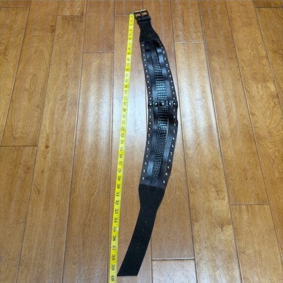 DKNY Donna Karan New York Genuine Leather Belt Made in Italy Size M Studded Boho - Picture 4 of 15